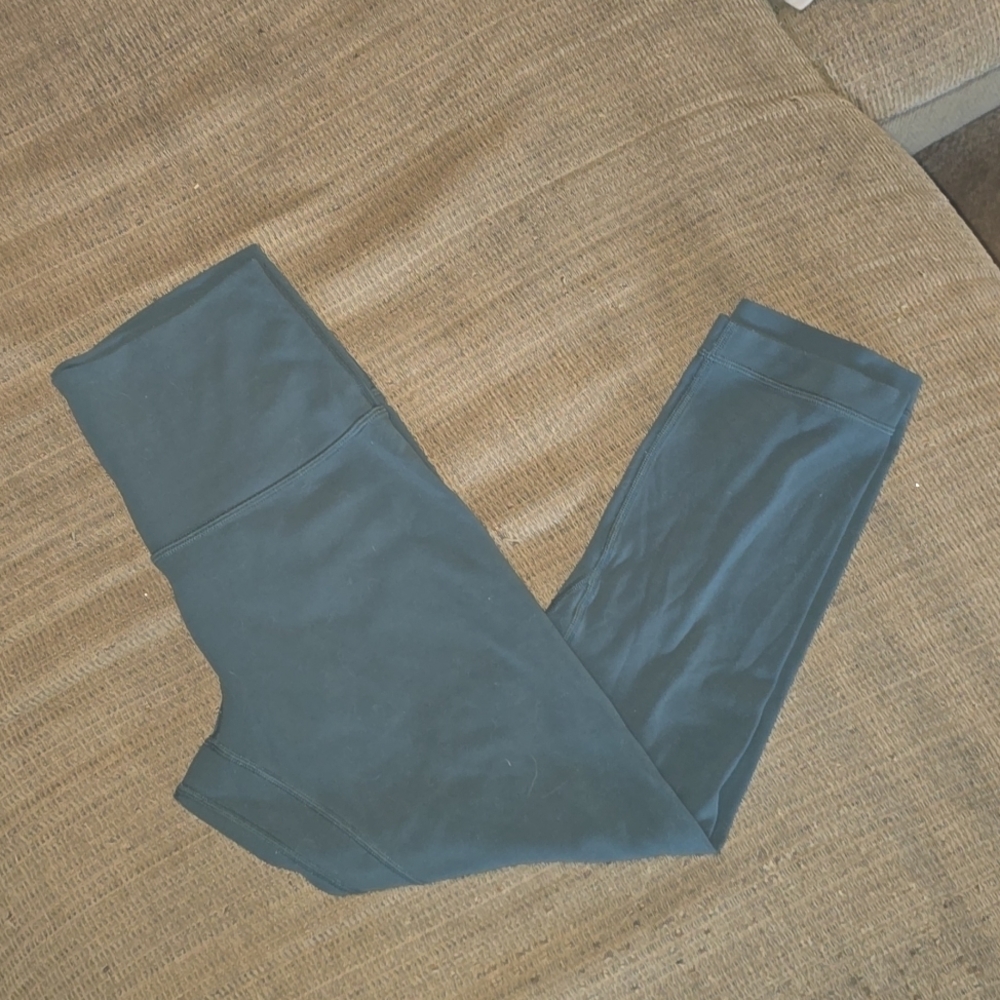 Lululemon leggings size 6